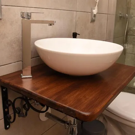 B10 Pan I Pani Zuraw Nad Jeziorem *